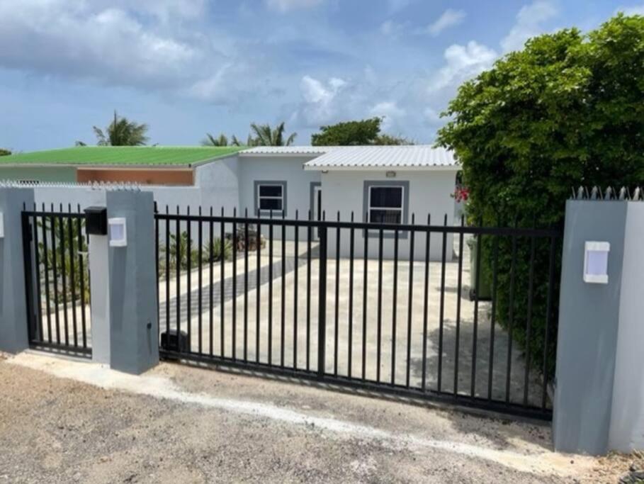 Villa Susanna 3 Bedroom 2 Bathroom House Sleeps 6Plus Willemstad Exteriér fotografie
